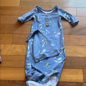 Caden Lane knotted gown, like new, comes with hat